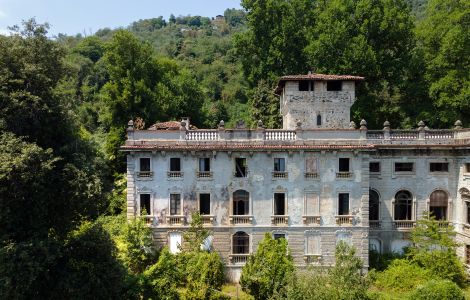 /pp/cc_by_nc_nd/thumb-villa-cavallini-lesa-lago-maggiore.jpg