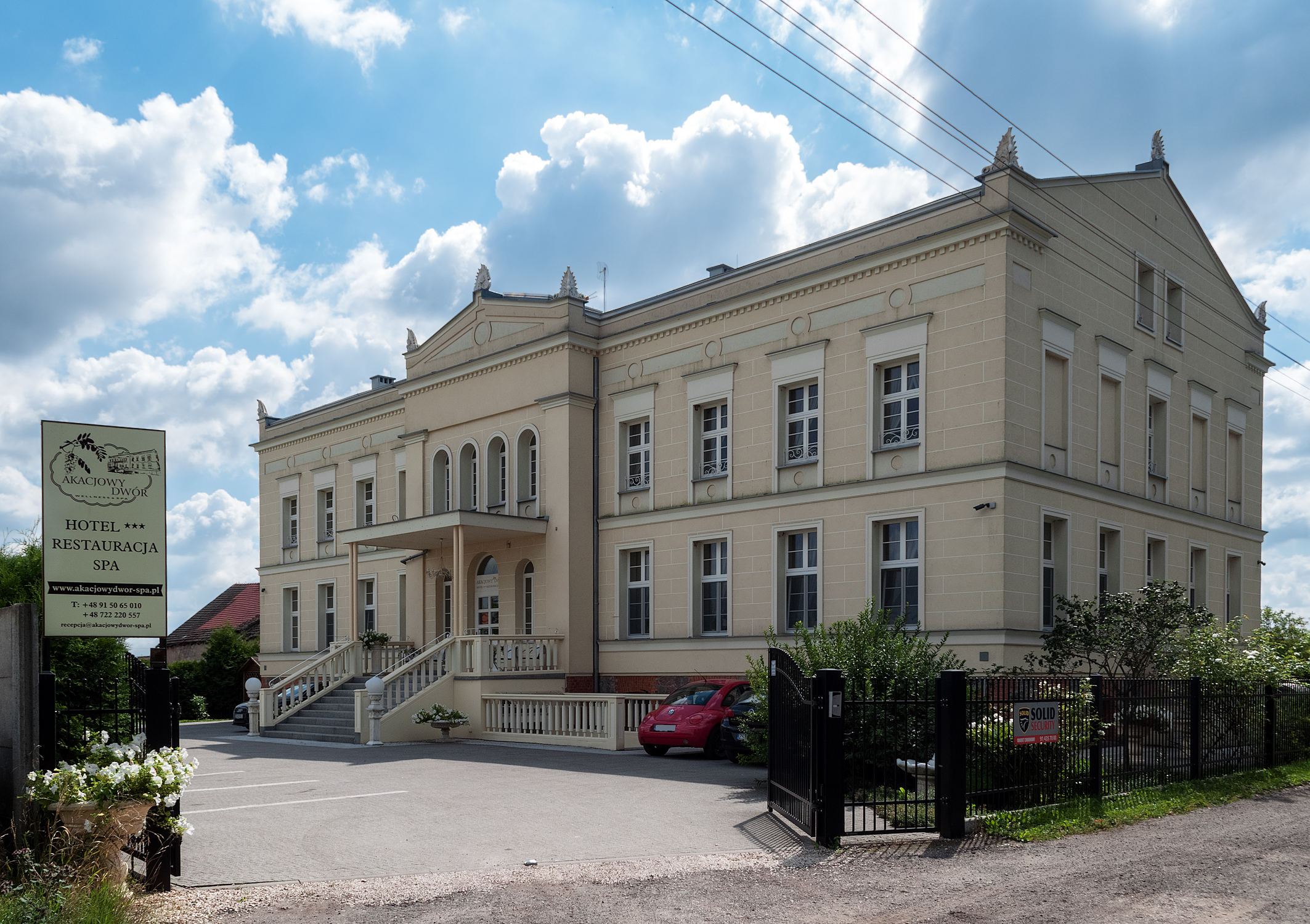 trzebiat-w-akacjowy-dwor-photoportico