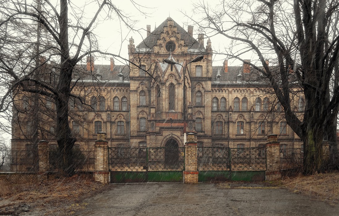 Neogotycki szpital w Mokrzeszowie, Mokrzeszów
