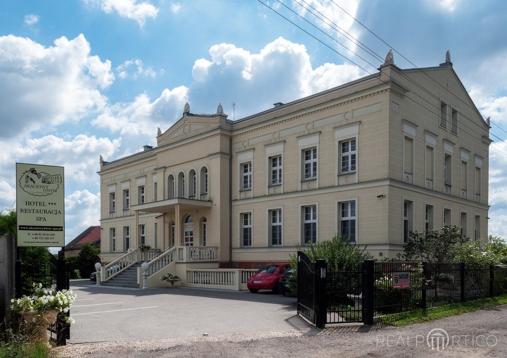 Trzebiatów: Akacjowy Dwor, Trzebiatów