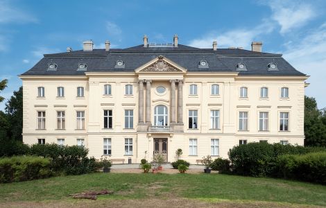 Trebnitz, Platz der Jugend - Pałac w Trebnitz, Niemcy