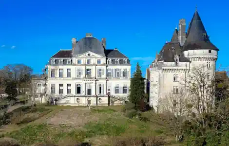 Pałace, dwory, wille Francja