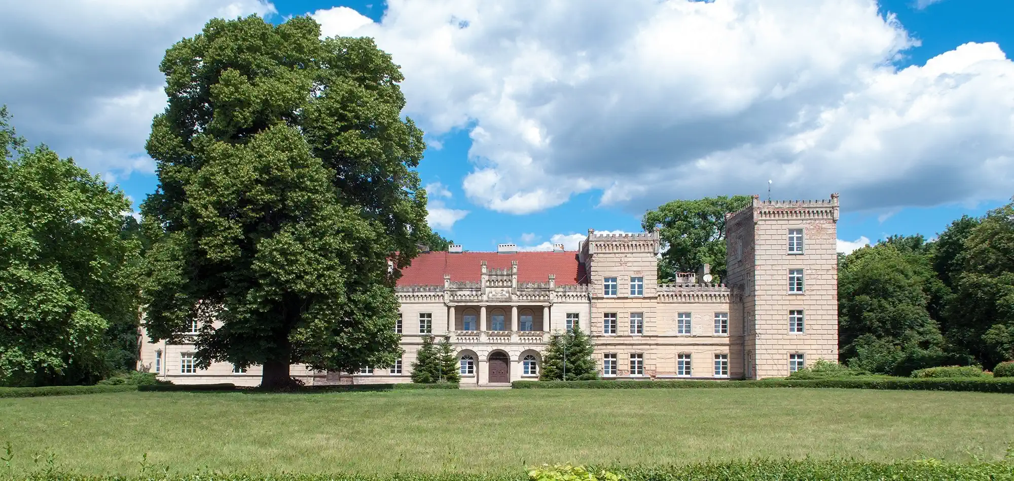 Pałace na sprzedaż - Pałace Polska czerwca 2026