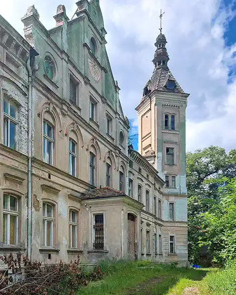 Zabytkowy Pałac w Jędrzychowie maja 2025