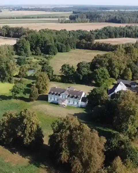 Dwory na Mazowszu grudnia 2025