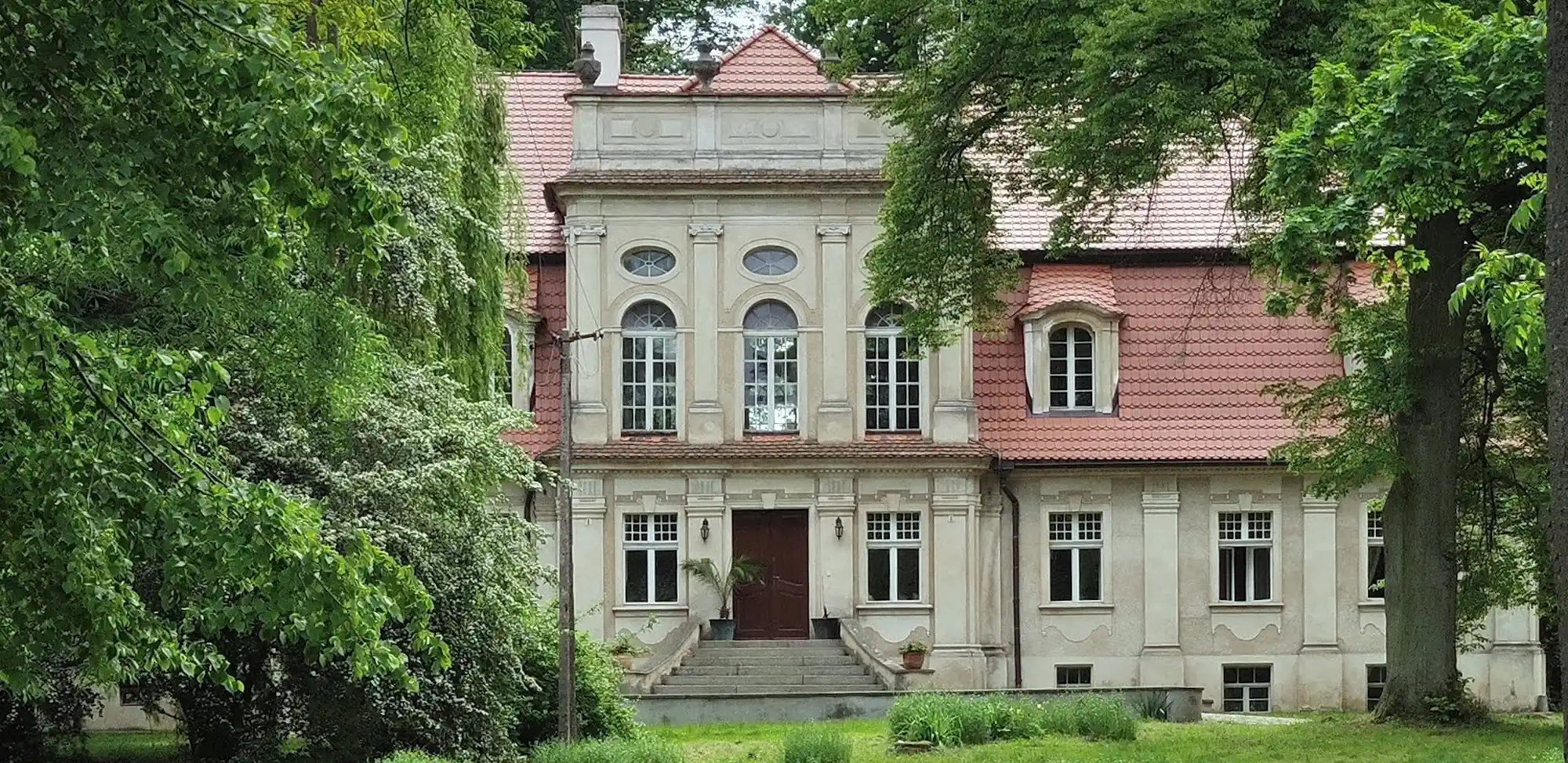 Popowo Pałac, Oferta sierpnia 2025 