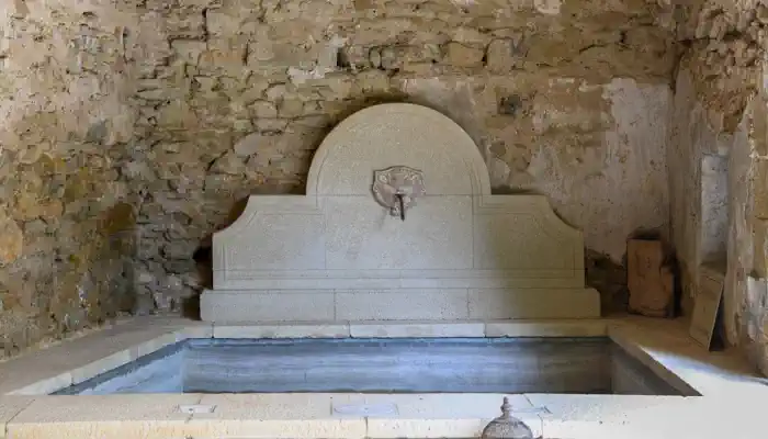 Zabytkowa nieruchomość na sprzedaż Uzès, Oksytania