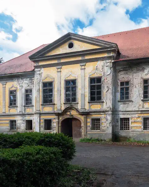 Zdjęcia /pp/lumen/castles-croatia.webp