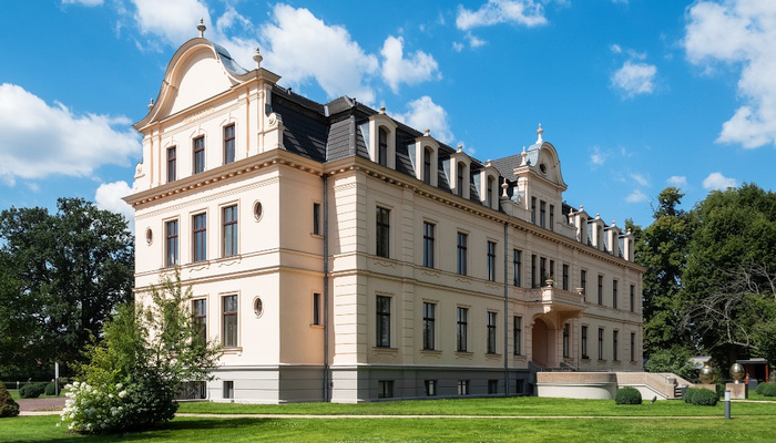 Zdjęcia /pp/medium-deutschland-brandenburg-ribbeck-schloss.jpg