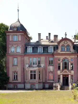 Pałac w Brzeźnicy nad rzeką, z parkiem, 2 stawami, stodołami i stajniami, Brzeźnica, Lubuskie