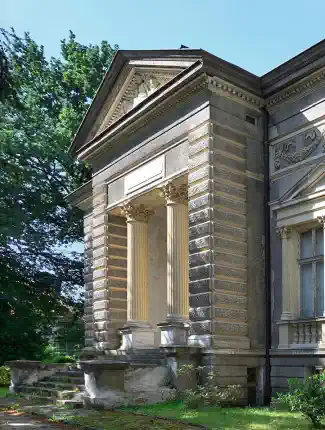 Reprezentacyjna willa neoklasycystyczna z 1904 roku w sercu Koszalina, Koszalin, Zachodniopomorskie