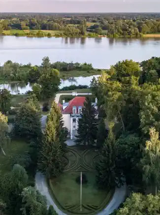 Pałac z historią w pobliżu Warszawy i lotniska, Smoszewo, Mazowieckie