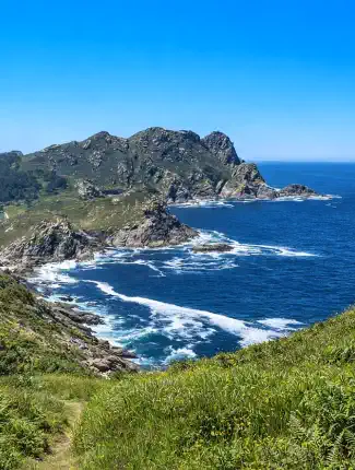 Hiszpański dwór w północnej Hiszpanii z widokiem na morze, Galicja