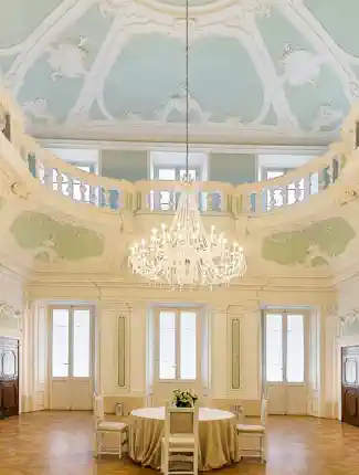 Pałac w historycznym centrum Sieny – 700 m² z salą balową i sztukateriami w stylu rokoko