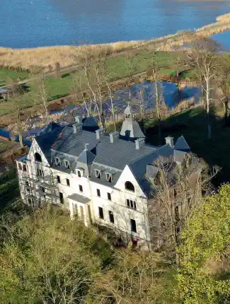 Folwark nad jeziorem w zachodniopomorskim, 217 ha ziemi opcjonalnie, Zachodniopomorskie