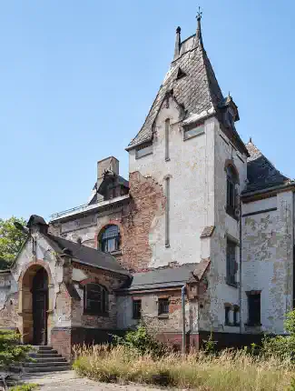 Niebanalna architektura, ciekawa historia i pozwolenie na budowę - Willa Neugebauera