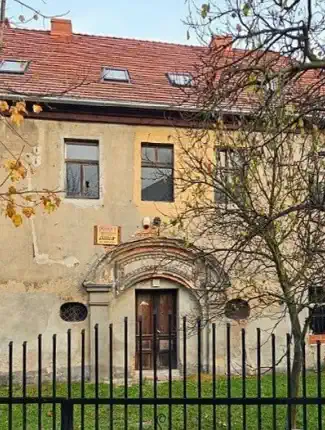 Zabytkowa kamienica w centrum Żar pod inwestycję: mieszkania, hotel, centrum medyczne