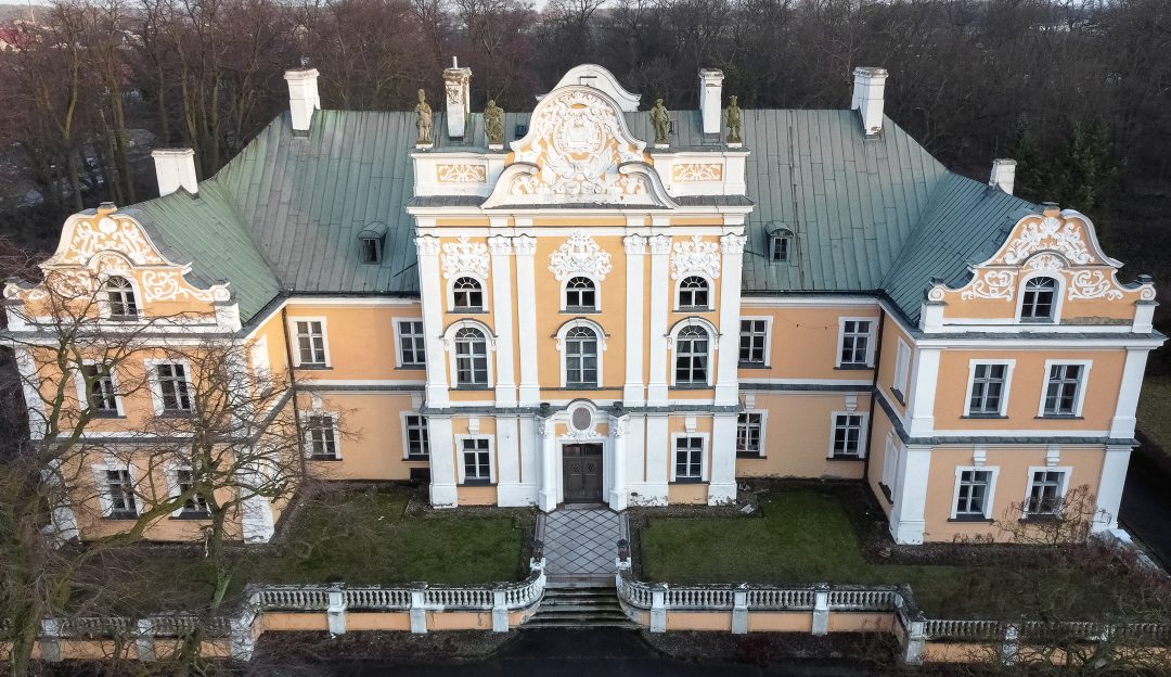 Piękny barokowy pałac w Polsce: Czempiń