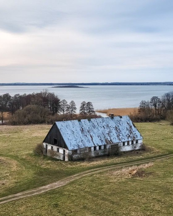 Domy z widokiem na jezioro na sprzedaż na realportico.pl