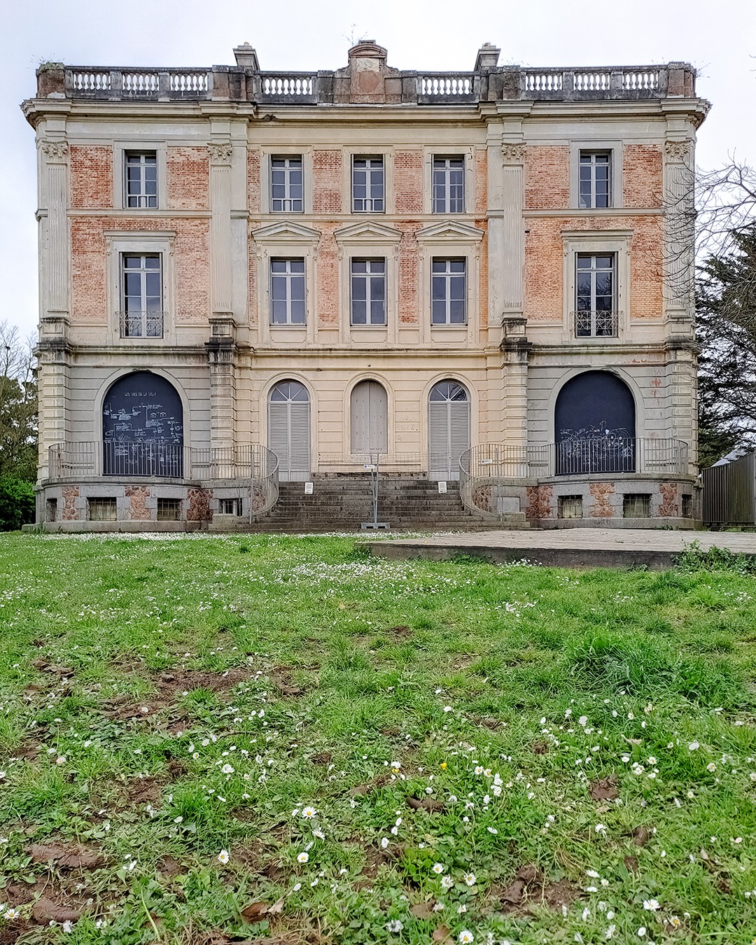 Villa Rohannec'h, Tył