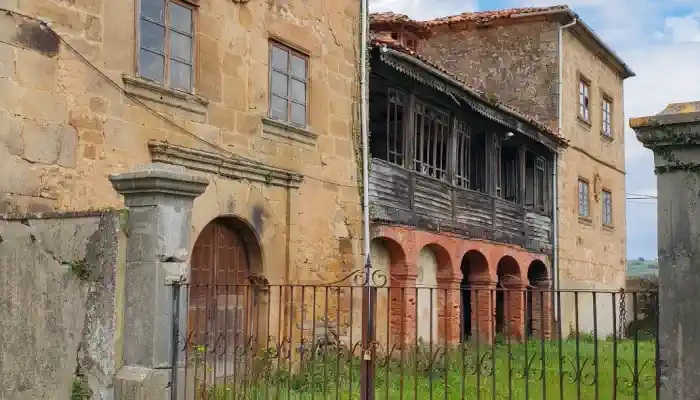 Dwór na sprzedaż Sariego, Asturia,  Hiszpania