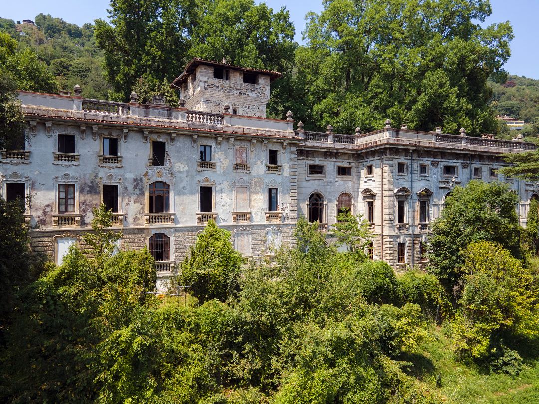 Stare Wille na Sprzedaż nad Jeziorem Maggiore